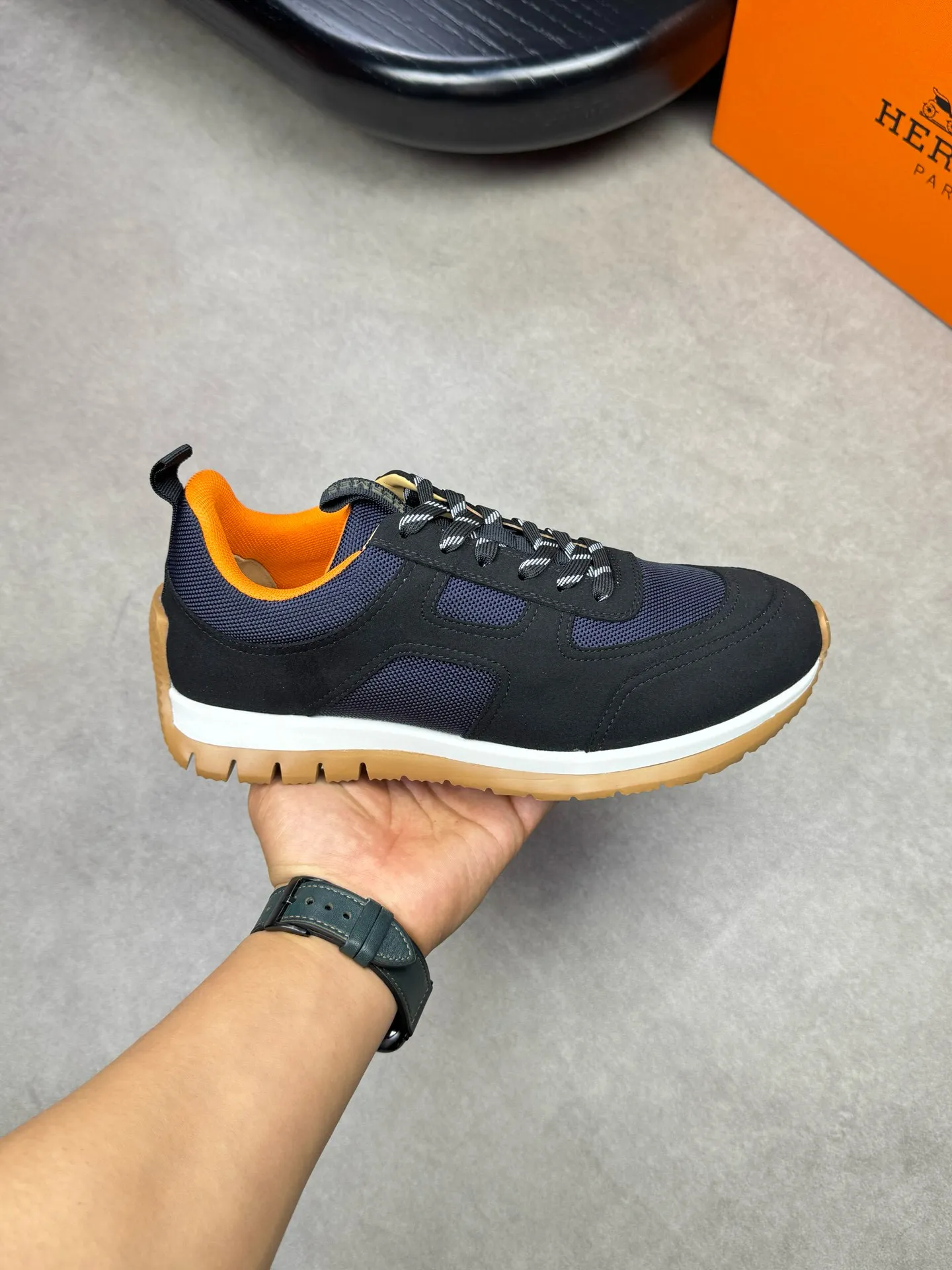 [HERMES] Hermès men's shoes 💰680💰 - high-end quality original items 🔍🔍🔍 casual sports shoes - upper: 🔝 suede environmentally friendly leather, brand high mercerized canvas body with forged ´H´ totem, tongue webbing injection molded brand logo - lining: brand canvas, foot pads; water-dyed cowhide -Outsole: ultra-light T men's shoes 💰U foam; two-color molded outsole -Ultra-high quality control, fine workmanship: highlighted (high-end, extravagance, grade) -Size: 39-44 (38, 45, can be customized)